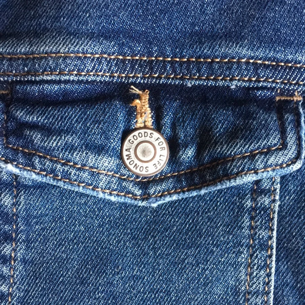 NWT, Cropped Denim Jacket - Picture 5 of 10